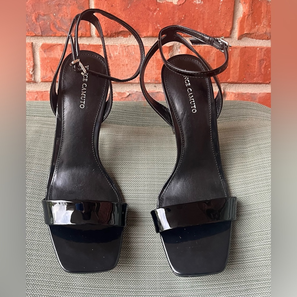 NWOB Vince Camuto Black Patent Sandals Size 9!